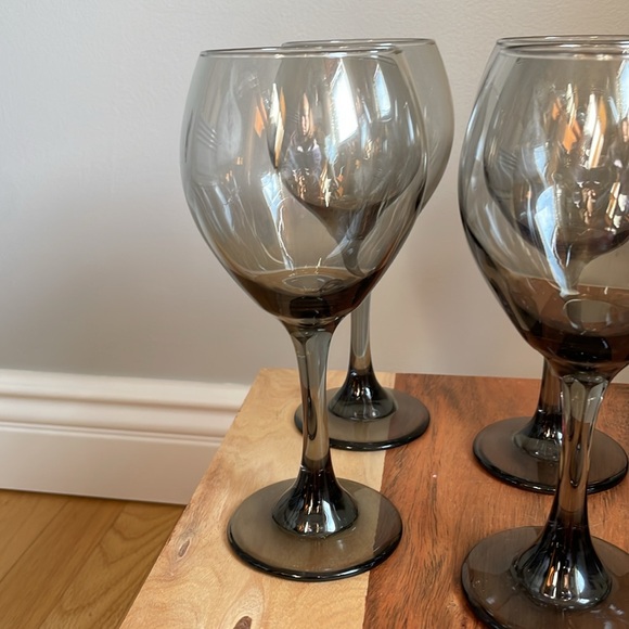 🍷Set of 6 Smoke Gray Ombré Wine Glasses 🍷 EUC! No chips or cracks! - Picture 13 of 16